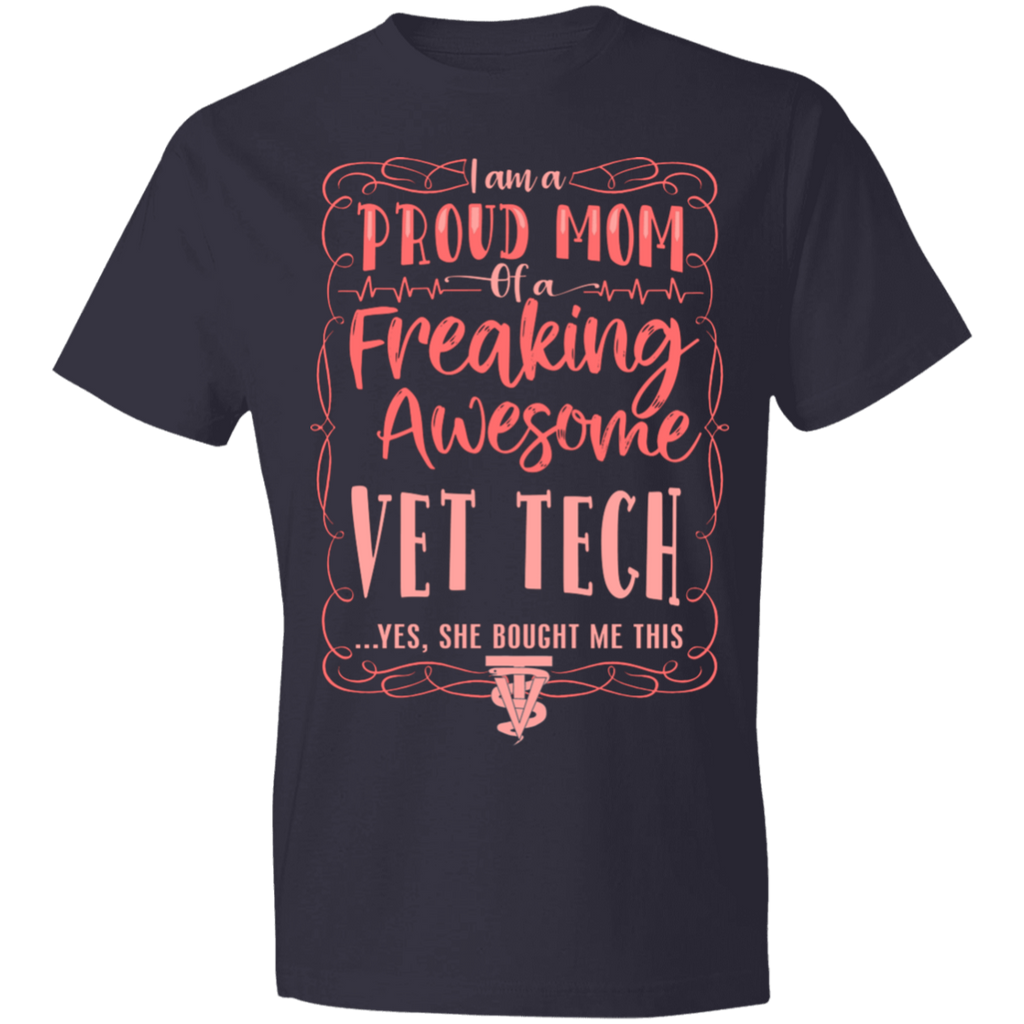 Proud Mom of a Vet Tech Lightweight T-Shirt